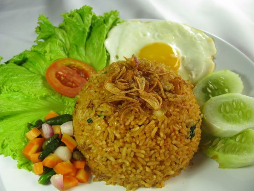 Nasi goreng telur