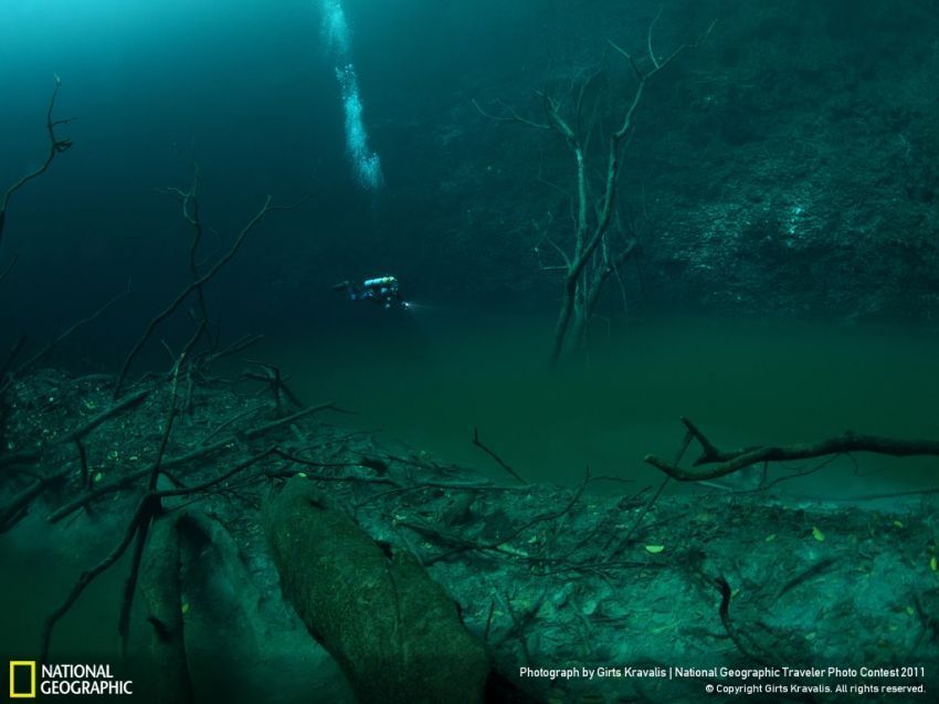 Sungai bawah air ini terletak di Mexico