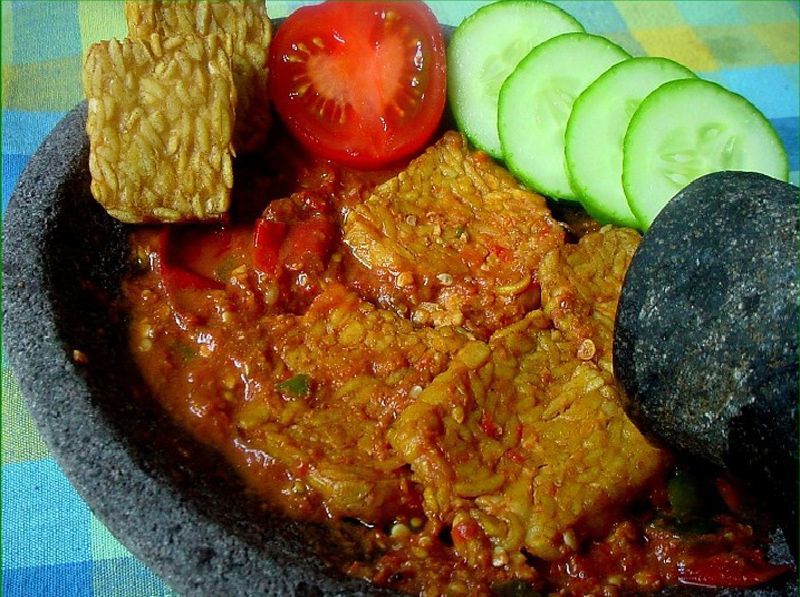 Tempe penyet dan sambal