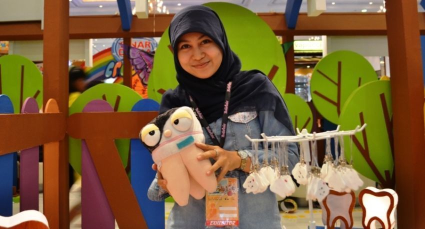 Anggi Hayani, mahasiswa yang passionate di pembuatan boneka peraga gigi
