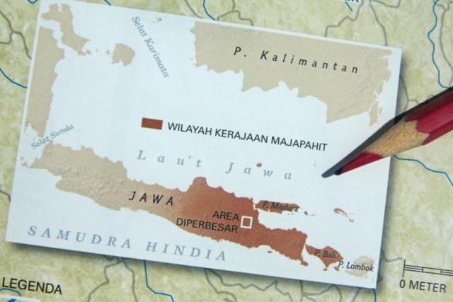 WIlayah efektif Kerajaan Majapahit adalah Jawa Tengah dan Jawa Timur