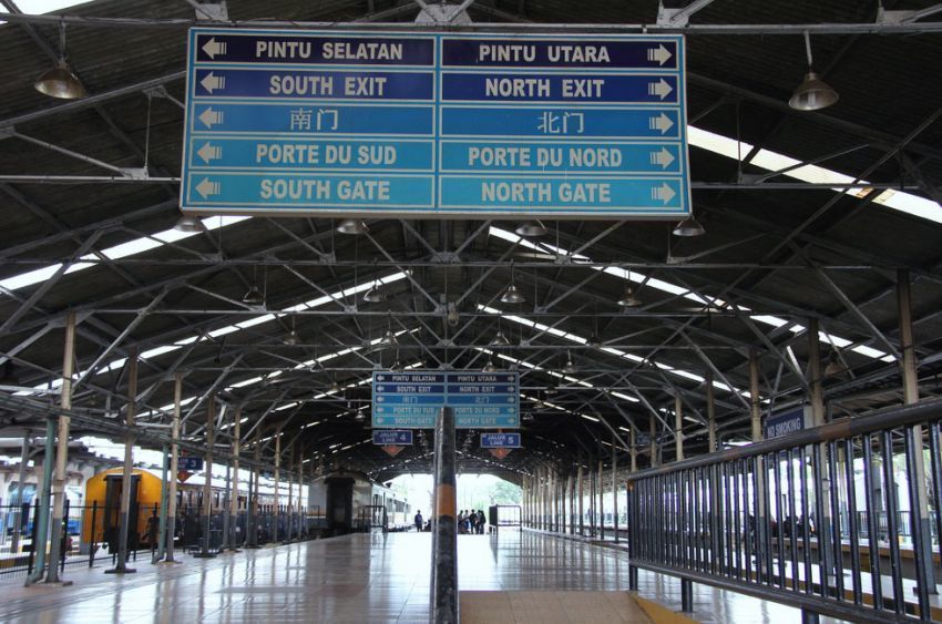 Stasiun KA Bandung rancangan arsitek Belanda