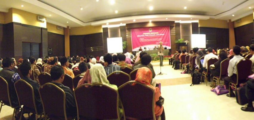 Ikut seminar