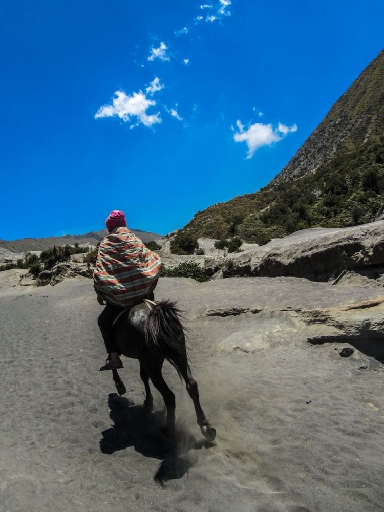 Suku Tengger di bawah Gunung Bromo