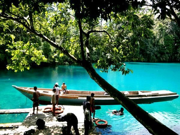 Persewaan perahu di danau cermin