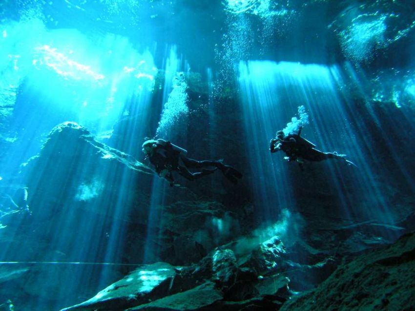 diver yang tertarik pada sungai ini
