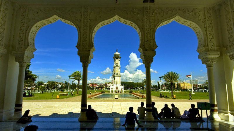 Pemandangan di dalam masjid