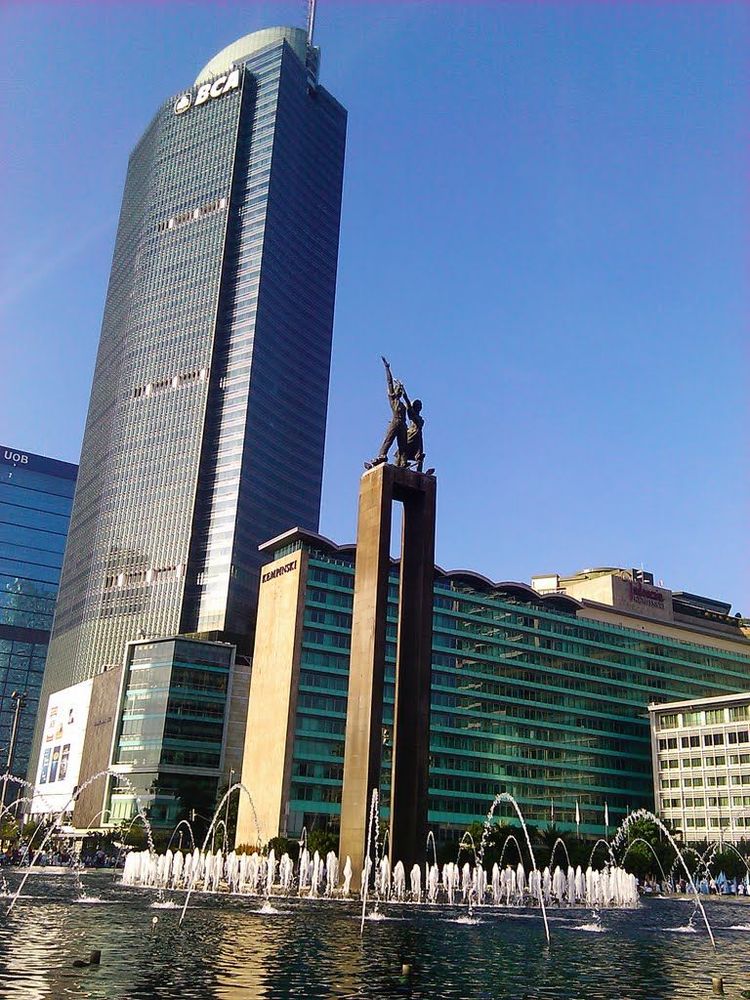 Menara BCA dan Bunderan HI