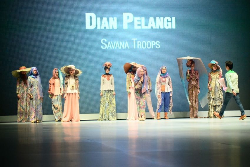 Dian Pelangi, Fashion Designer yang juga merantau