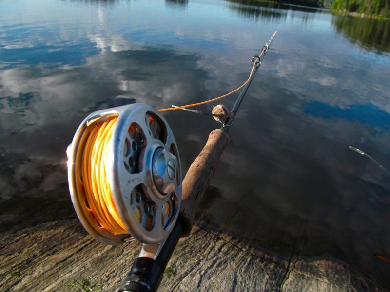 Mancing sambil kemping