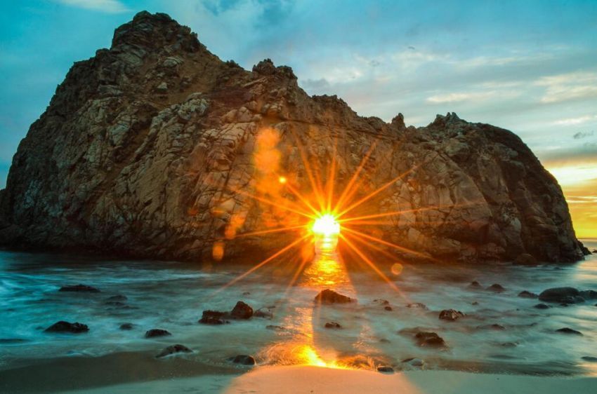 Sunset di Pantai Pfeiffer
