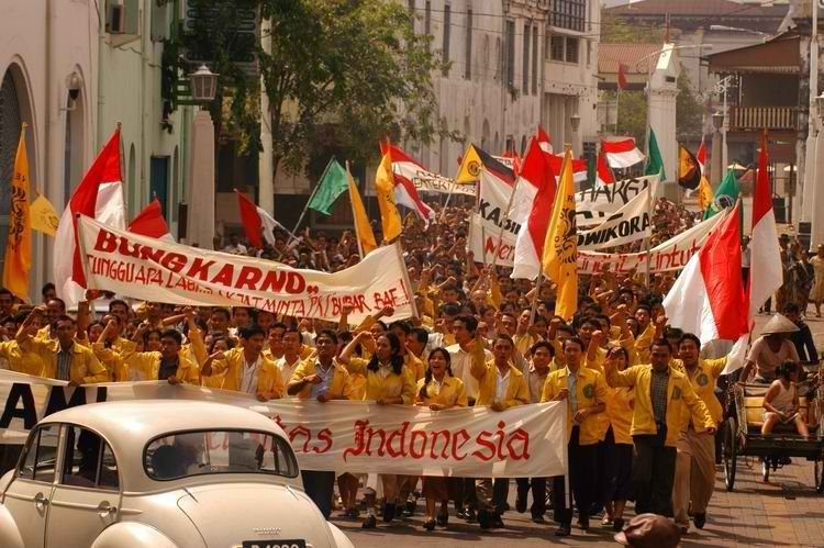 Belajar Jadi Anak Muda Berkualitas Dari Soe Hok Gie 27 Aktivis mahasiswa yang vokal