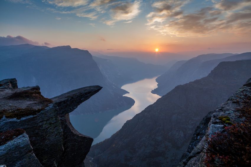 Matahari terbit di trolltunga
