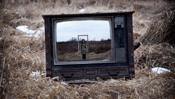 11 Penjelasan Kenapa Kamu Harus Mulai Menjauhkan Diri dari TV