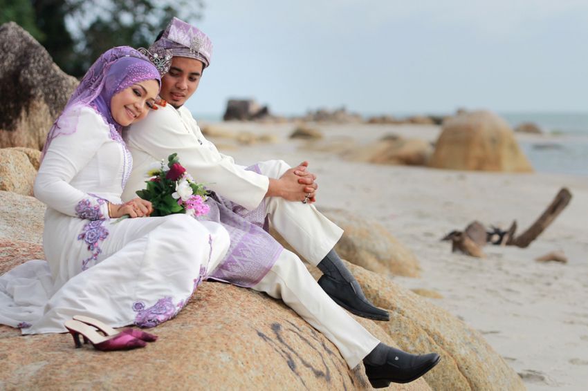 Proses pertama adalah dengan menukarkan biodata pihak putra dan putri