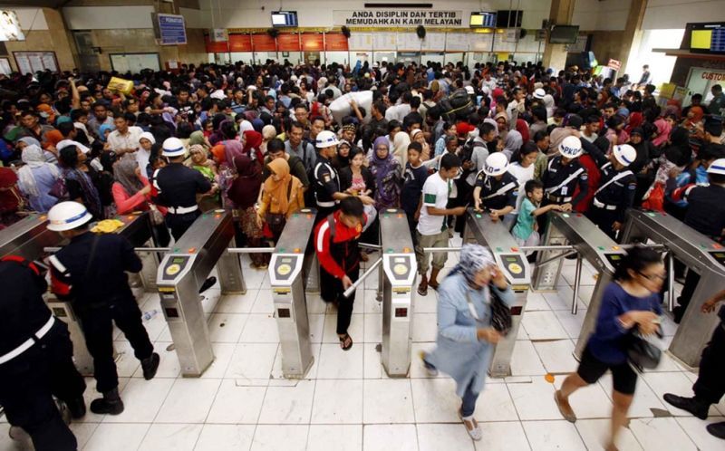 Rebutan dan gak tertib