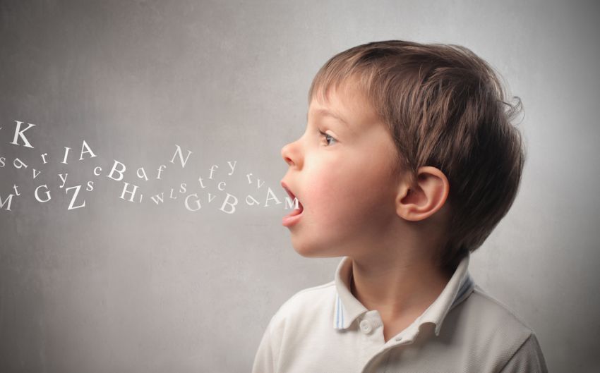 anak kecil mudah menyesuaikan berbagai bahasa kok