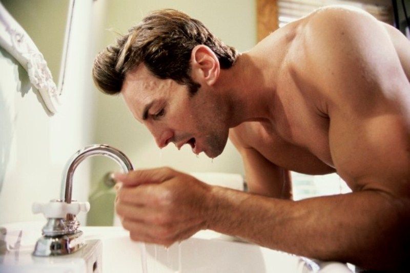 Cuci muka setelah pakai produk perawatan rambut
