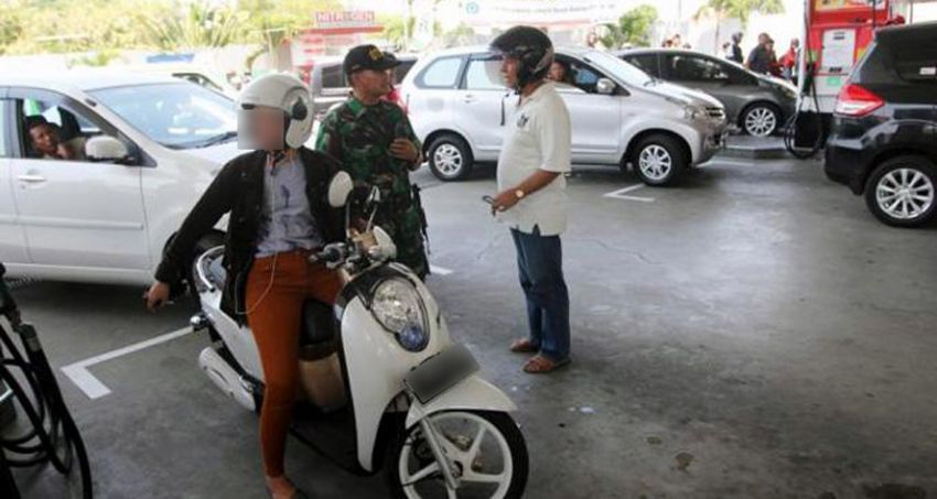 Jangan tiru mbak ini ya!