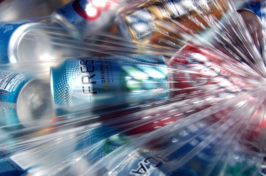 penggunaan plastik berlebihan