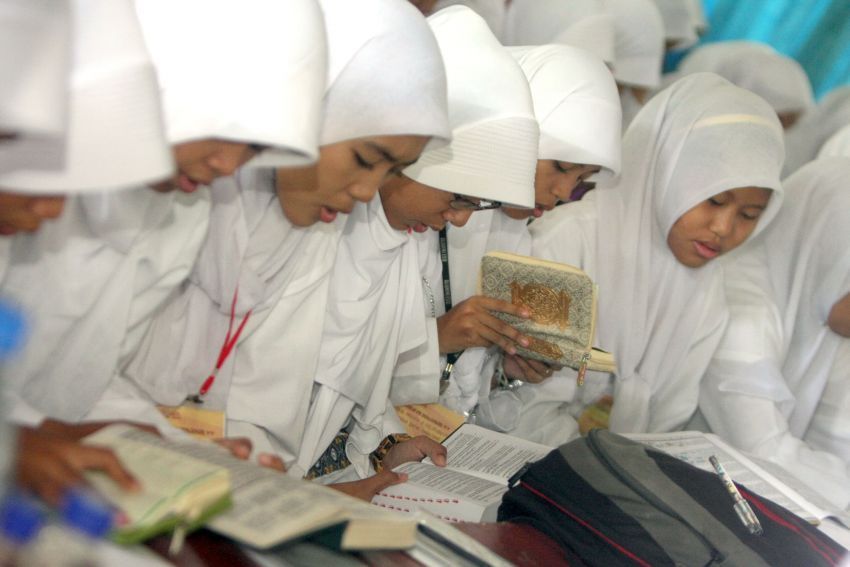 kamu lebih islami dan sering qatam Quran