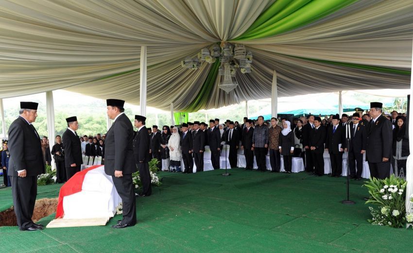 Sampaikan eulogi