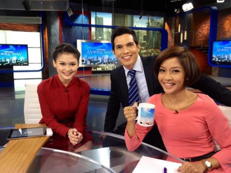 Kamu bisa jadi news anchor seperti mereka