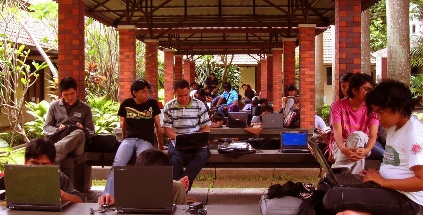 pakai wifi kampus