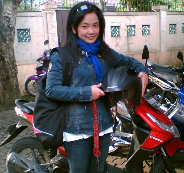 Meski panas, harus lengkap biar aman