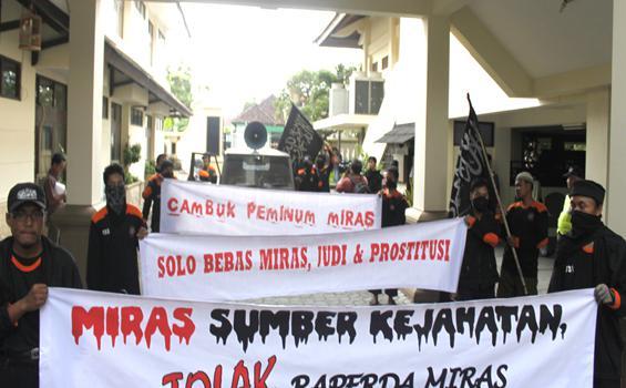 Buat Kamu yang Gemar Minum Bir, Derita Ini Pasti Sudah Kamu Akrabi 27 tolak miras