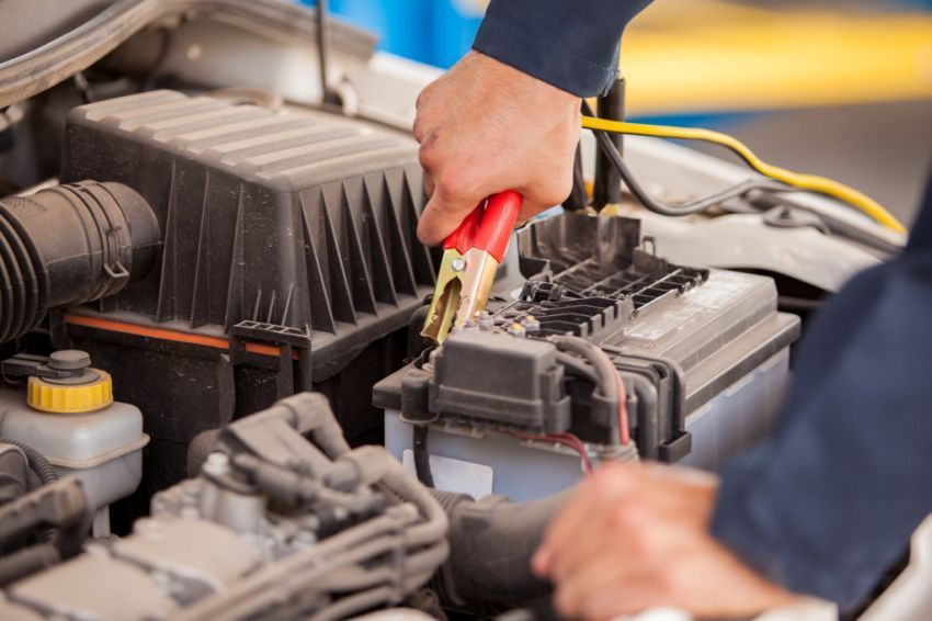 Jump-start mobil, kayak gini