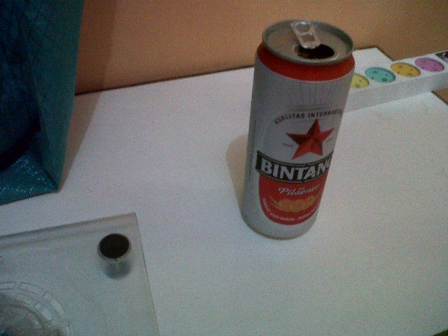 Buat Kamu yang Gemar Minum Bir, Derita Ini Pasti Sudah Kamu Akrabi 32 ngebir di kamar