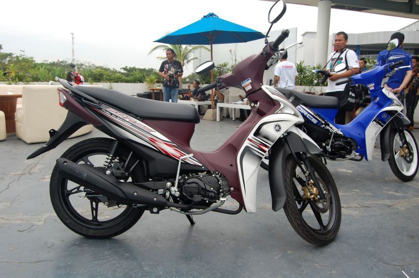 Sepeda motor: untuk manuver yang lincah
