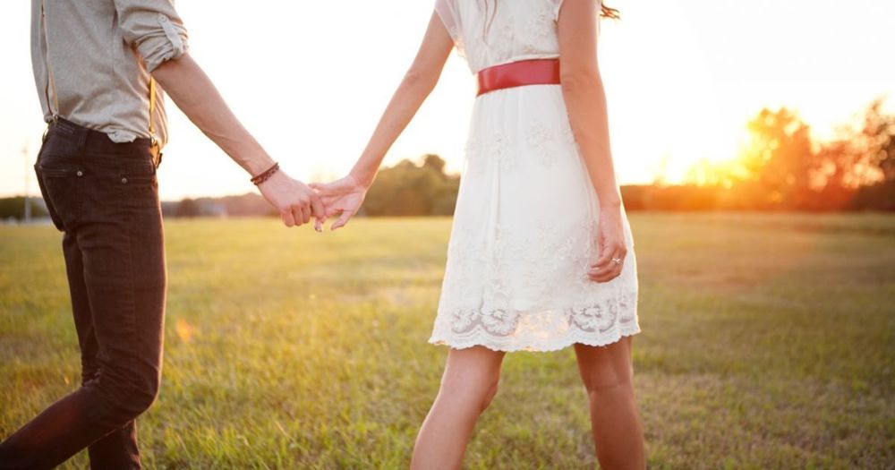 10 Ragam Perasaan yang Kamu Akrabi Ketika Benar-Benar Jatuh Cinta