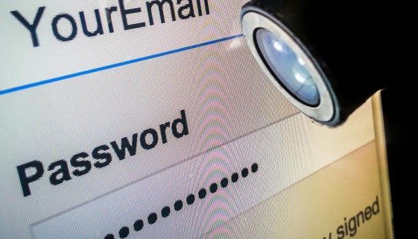 Jangan Foto Sembarangan: Cara Menjauhkan Foto Pribadimu Dari Penjahat Internet 19 Lindungi data kamu