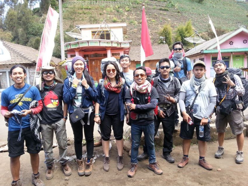 Laki semua, gak perlu cemburu