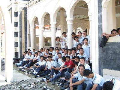 Pada niat salat gak nih?