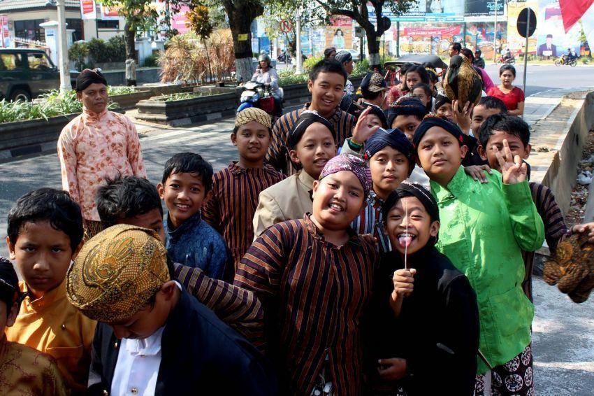 Senyum, Mas!