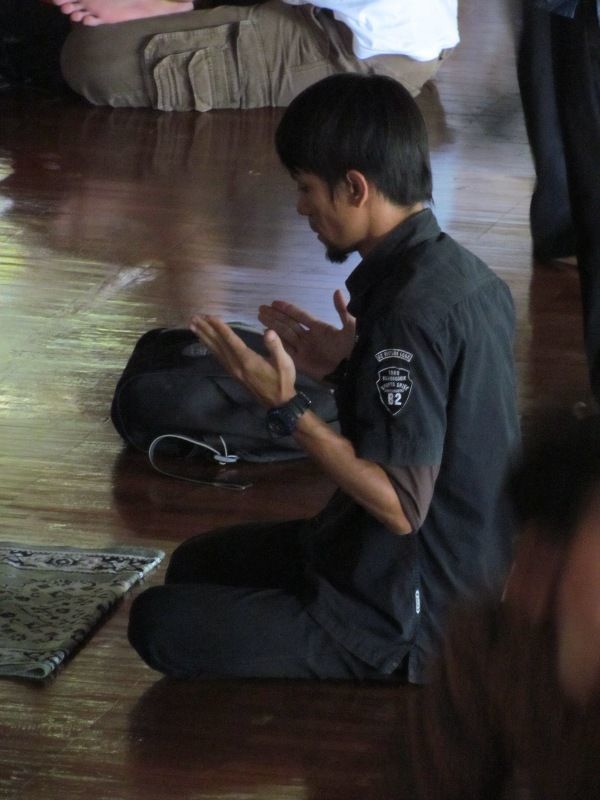 Berdo'a untuk makan siang