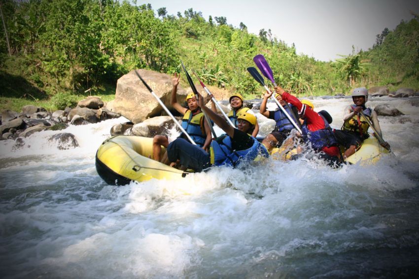 Arung jeram di Sungai Lamandau di Kalimantan Tengah