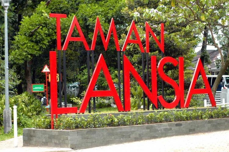 Taman Lansia