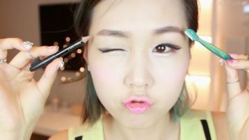 11 Langkah Makeup Simpel, Tampil Cantik Saat Kuliah