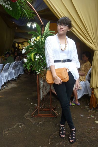 jeans dan kebaya