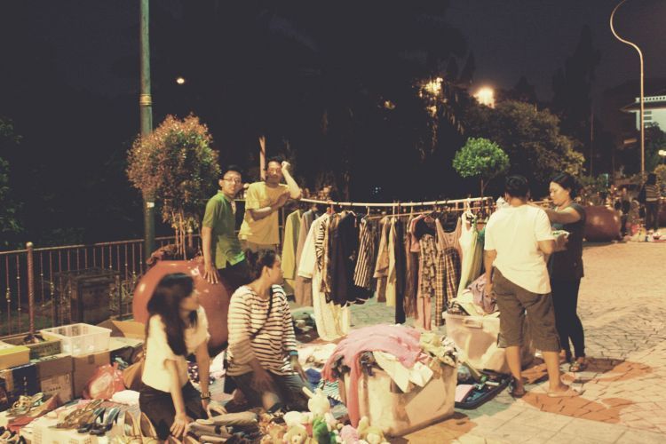 Panduan Hidup Untuk Anak Kost Biar Bisa Bertahan Sampai Akhir Bulan 52 Garage sale keren