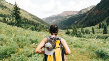 15 Tips Mendaki Gunung untuk Para Cewek Agar Tetap Cantik Sampai Puncak!