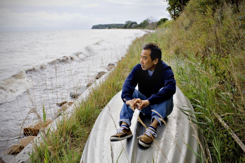 Menulis sebenarnya tak lebih ringan dari sebuah pertandingan maraton (Murakami)