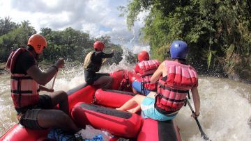 8 Lokasi Arung Jeram Paling Menantang di Indonesia