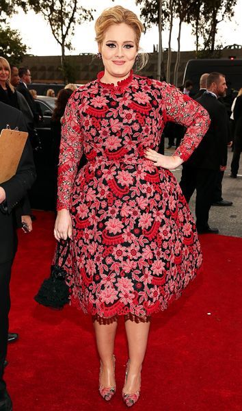 Adele. Bukti bahwa kamu tetap cantik walau punya badan besar.