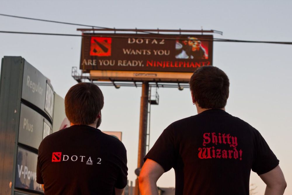 Punya Pacar yang Hobi Main DotA? Ini 15 Strategi Supaya Hubunganmu Awet-Awet Saja