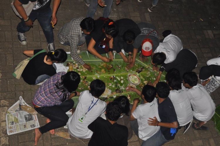 Makan dulu, Guys!